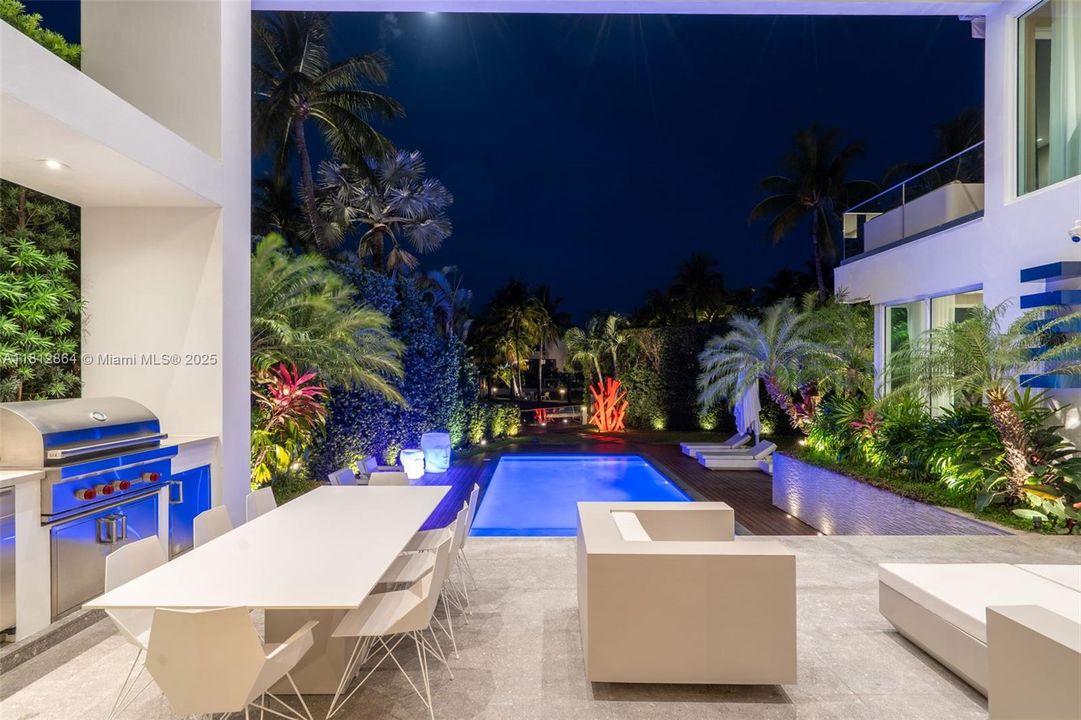 For Sale: $14,000,000 (6 beds, 6 baths, 6405 Square Feet)