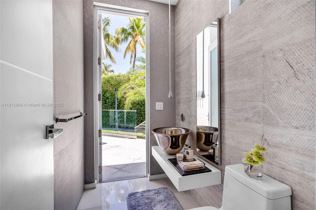 For Sale: $14,000,000 (6 beds, 6 baths, 6405 Square Feet)