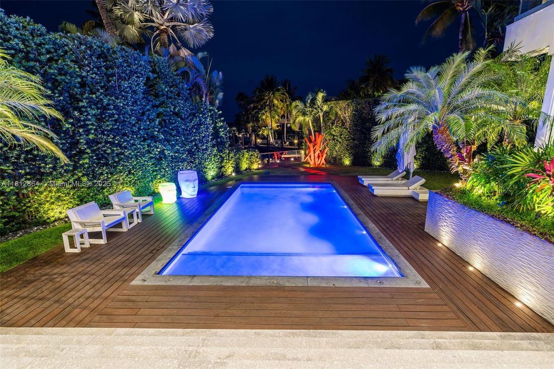 For Sale: $14,000,000 (6 beds, 6 baths, 6405 Square Feet)