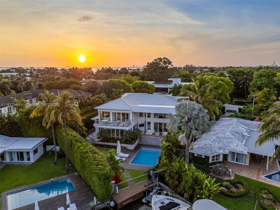 For Sale: $14,000,000 (6 beds, 6 baths, 6405 Square Feet)