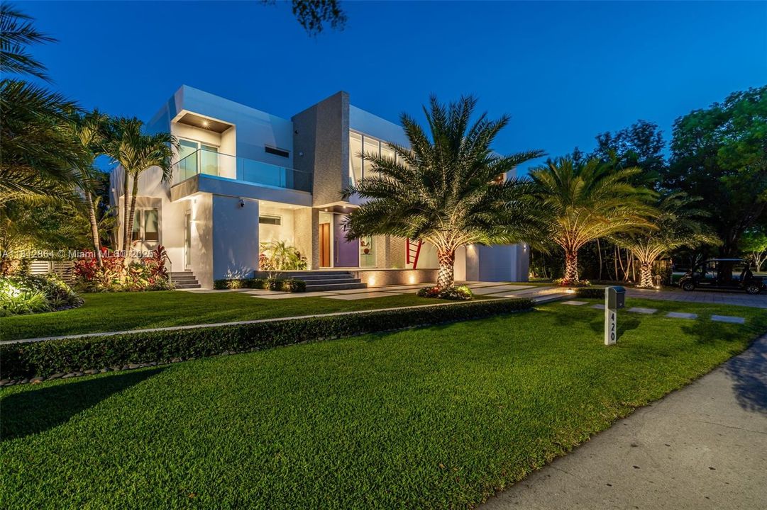 For Sale: $14,000,000 (6 beds, 6 baths, 6405 Square Feet)