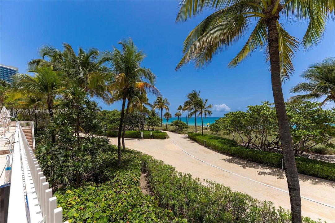 На продажу: $1,800,000 (3 спален, 2 ванн, 2325 Квадратных фут)