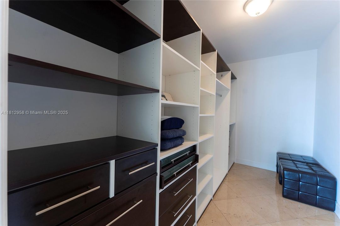 На продажу: $1,800,000 (3 спален, 2 ванн, 2325 Квадратных фут)