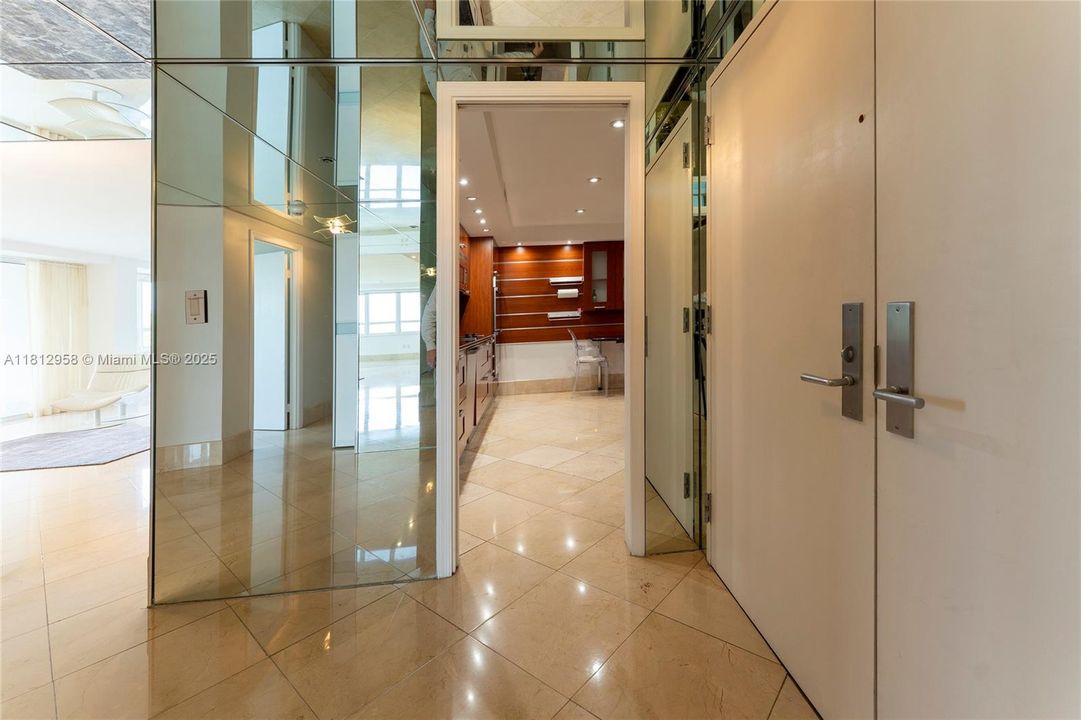 На продажу: $1,800,000 (3 спален, 2 ванн, 2325 Квадратных фут)