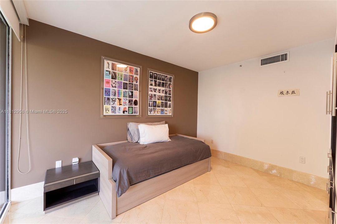 На продажу: $1,800,000 (3 спален, 2 ванн, 2325 Квадратных фут)