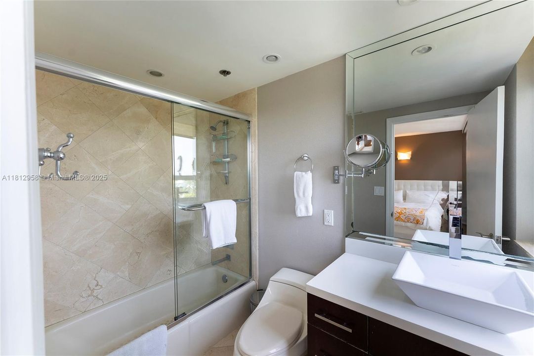 На продажу: $1,800,000 (3 спален, 2 ванн, 2325 Квадратных фут)