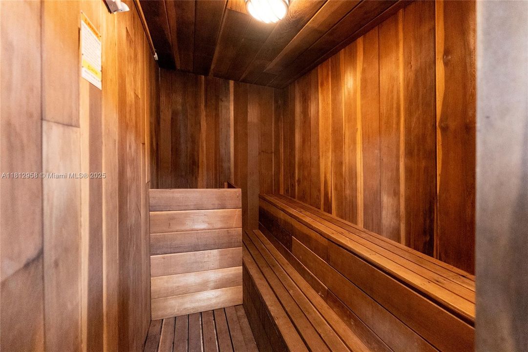 На продажу: $1,800,000 (3 спален, 2 ванн, 2325 Квадратных фут)