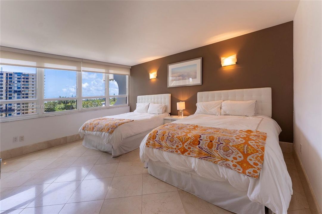 На продажу: $1,800,000 (3 спален, 2 ванн, 2325 Квадратных фут)