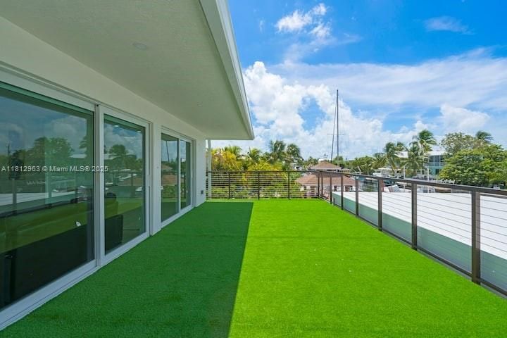 В аренду: $10,000 (4 спален, 2 ванн, 672 Квадратных фут)