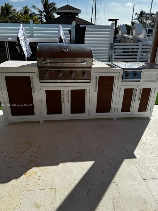 В аренду: $10,000 (4 спален, 2 ванн, 672 Квадратных фут)