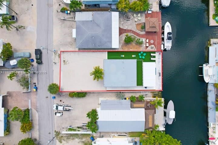 В аренду: $10,000 (4 спален, 2 ванн, 672 Квадратных фут)