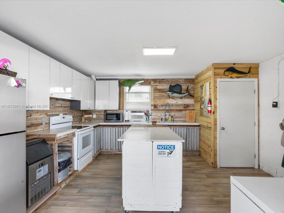 En Venta: $2,500,000 (5 camas, 4 baños, 3224 Pies cuadrados)