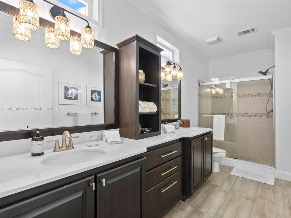 En Venta: $2,500,000 (5 camas, 4 baños, 3224 Pies cuadrados)