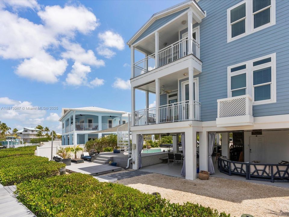 En Venta: $2,500,000 (5 camas, 4 baños, 3224 Pies cuadrados)