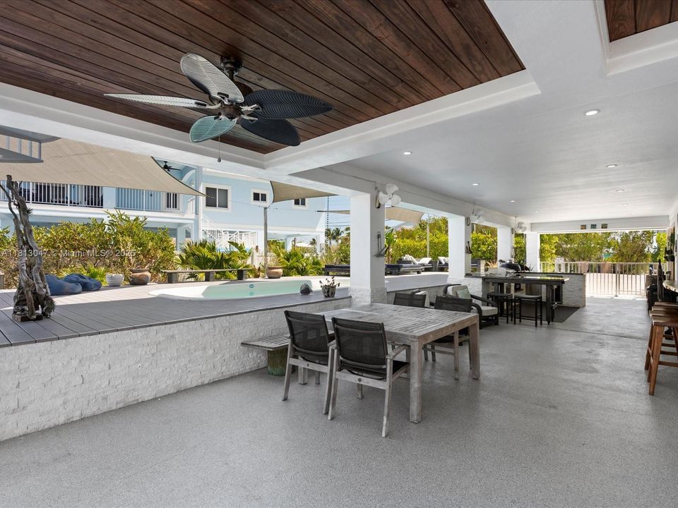 En Venta: $2,500,000 (5 camas, 4 baños, 3224 Pies cuadrados)