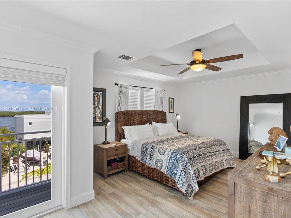 En Venta: $2,500,000 (5 camas, 4 baños, 3224 Pies cuadrados)