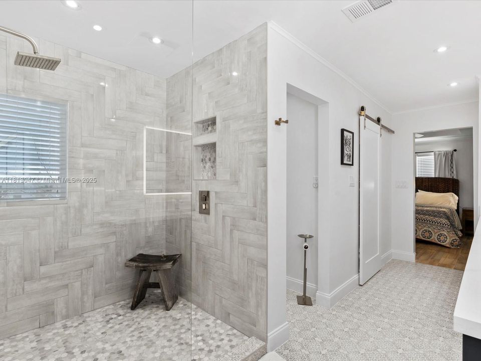 En Venta: $2,500,000 (5 camas, 4 baños, 3224 Pies cuadrados)