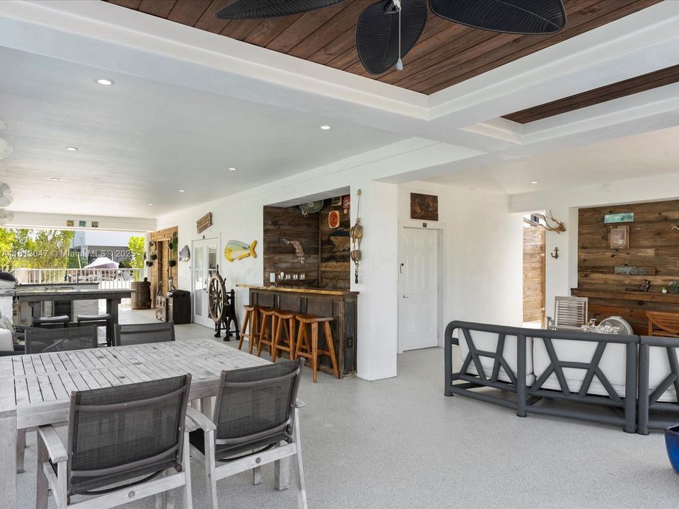 En Venta: $2,500,000 (5 camas, 4 baños, 3224 Pies cuadrados)