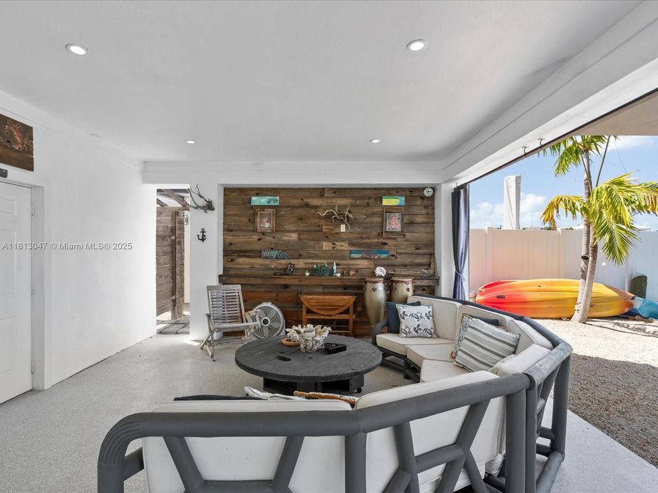 En Venta: $2,500,000 (5 camas, 4 baños, 3224 Pies cuadrados)