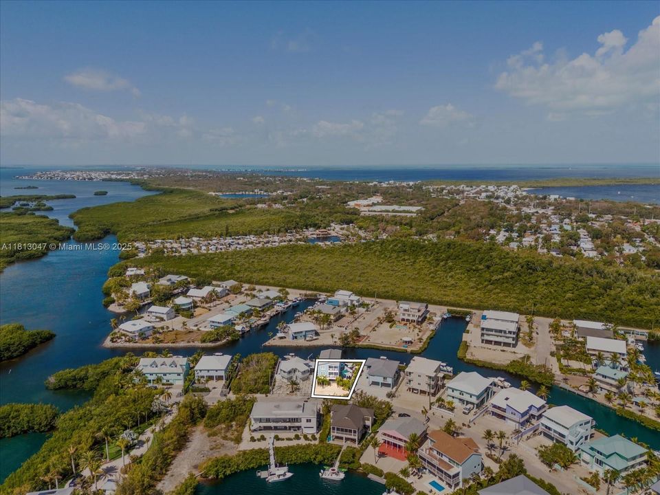 En Venta: $2,500,000 (5 camas, 4 baños, 3224 Pies cuadrados)