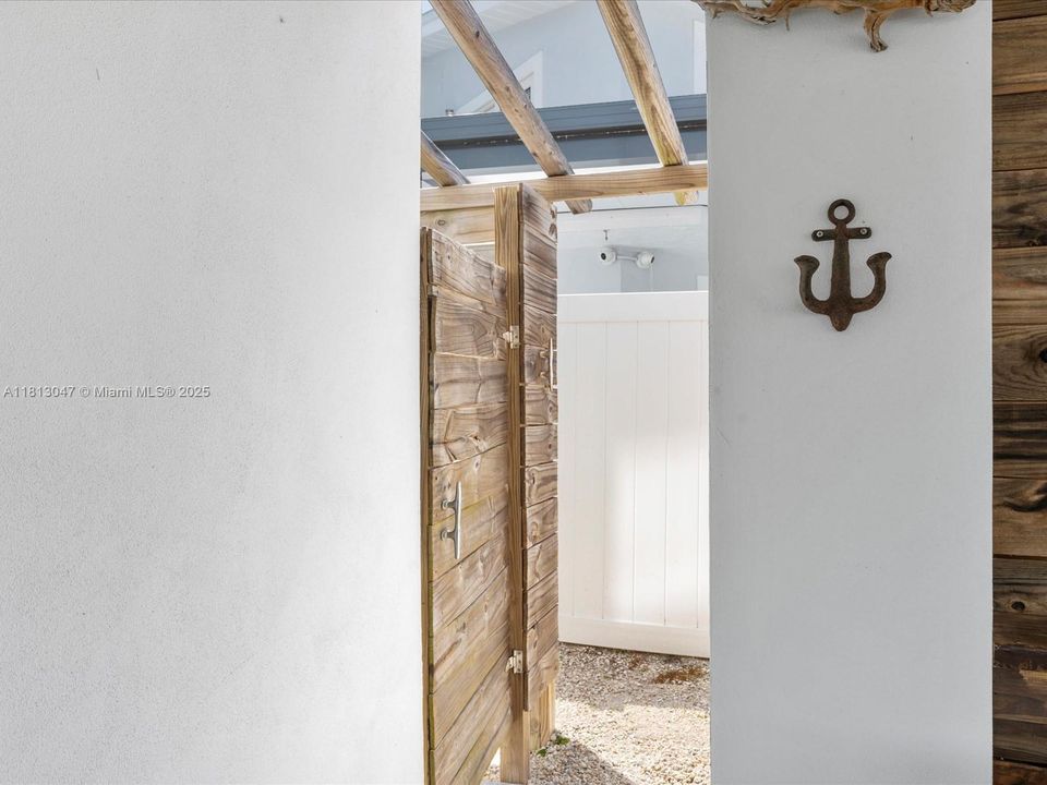 En Venta: $2,500,000 (5 camas, 4 baños, 3224 Pies cuadrados)