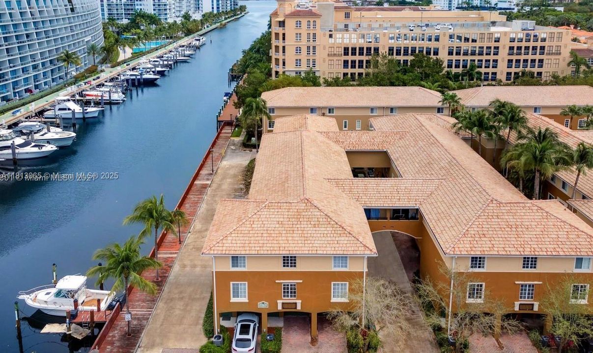 Recently Rented: $2,295 (1 beds, 1 baths, 859 Square Feet)