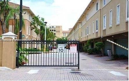 Recently Rented: $2,295 (1 beds, 1 baths, 859 Square Feet)