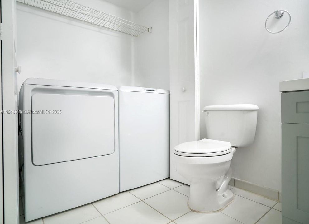 Recently Rented: $2,295 (1 beds, 1 baths, 859 Square Feet)