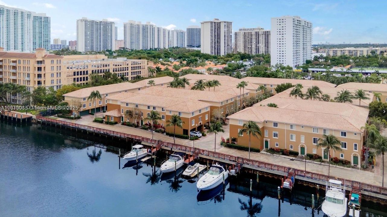 Recently Rented: $2,295 (1 beds, 1 baths, 859 Square Feet)