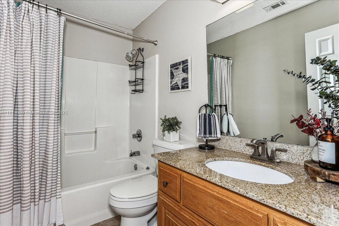 Vendido Recientemente: $375,000 (3 camas, 2 baños, 1902 Pies cuadrados)