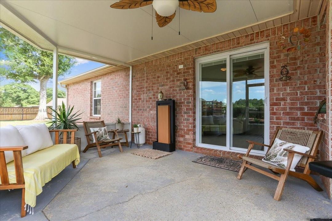 Vendido Recientemente: $375,000 (3 camas, 2 baños, 1902 Pies cuadrados)