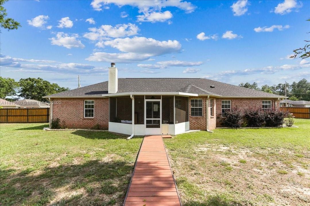 Vendido Recientemente: $375,000 (3 camas, 2 baños, 1902 Pies cuadrados)