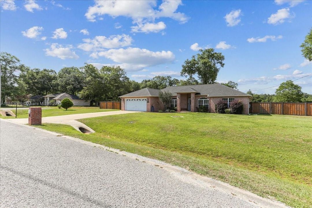 Vendido Recientemente: $375,000 (3 camas, 2 baños, 1902 Pies cuadrados)