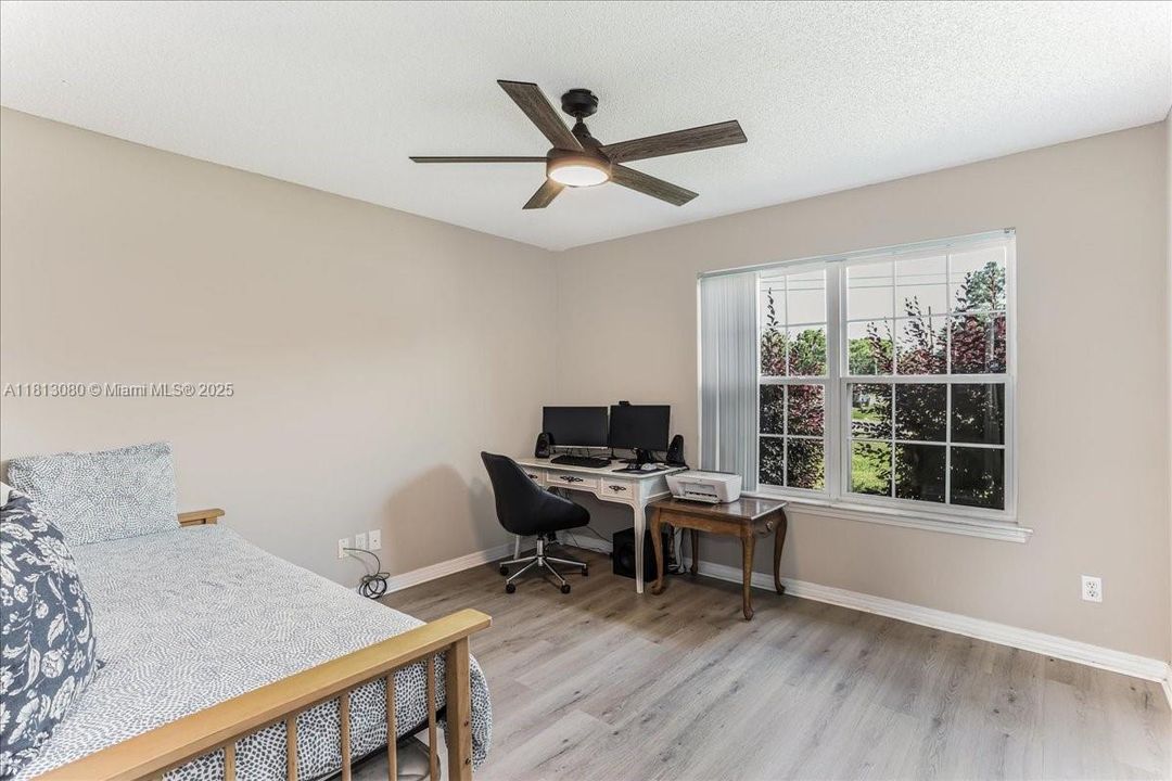 Vendido Recientemente: $375,000 (3 camas, 2 baños, 1902 Pies cuadrados)