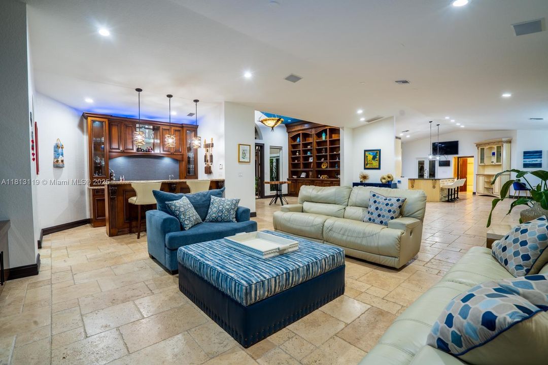 待售: $2,568,000 (5 贝兹, 5 浴室, 4256 平方英尺)