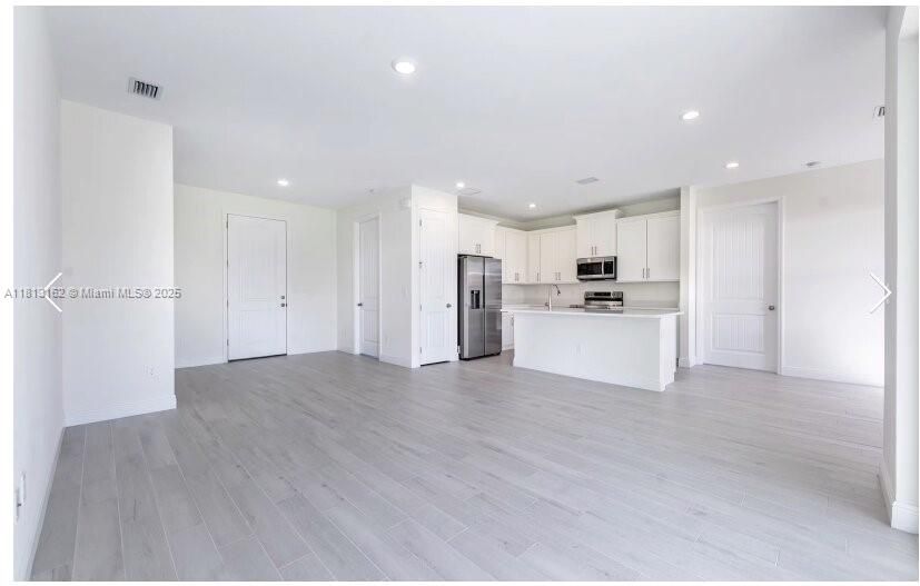 最近租的: $2,600 (4 贝兹, 2 浴室, 1773 平方英尺)