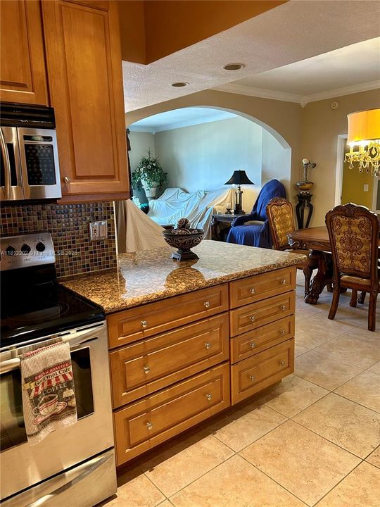 For Sale: $499,000 (2 beds, 2 baths, 1254 Square Feet)