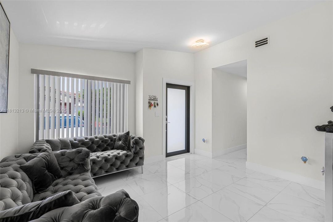 Vendido Recientemente: $550,000 (3 camas, 2 baños, 1489 Pies cuadrados)