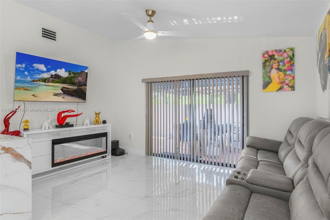 Vendido Recientemente: $550,000 (3 camas, 2 baños, 1489 Pies cuadrados)