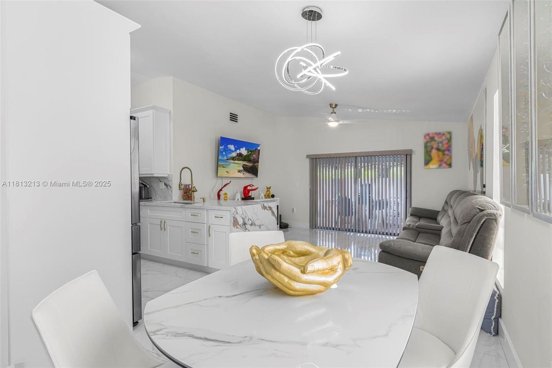 Vendido Recientemente: $550,000 (3 camas, 2 baños, 1489 Pies cuadrados)