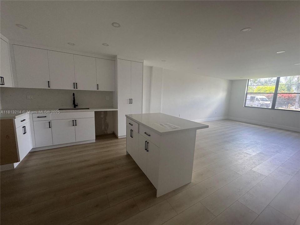 Recently Sold: $250,000 (2 beds, 2 baths, 1137 Square Feet)