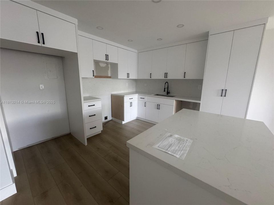 Recently Sold: $250,000 (2 beds, 2 baths, 1137 Square Feet)