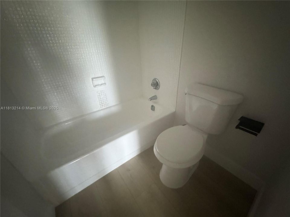 Recently Sold: $250,000 (2 beds, 2 baths, 1137 Square Feet)