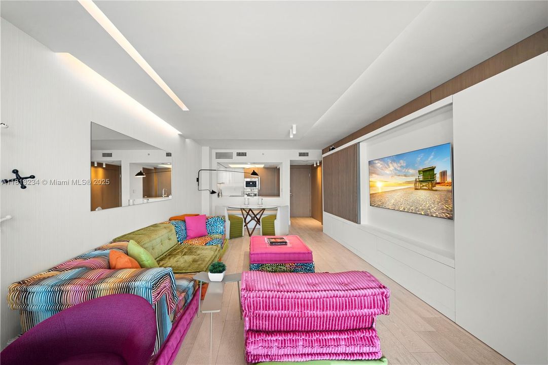 Recently Sold: $1,150,000 (1 beds, 2 baths, 940 Square Feet)