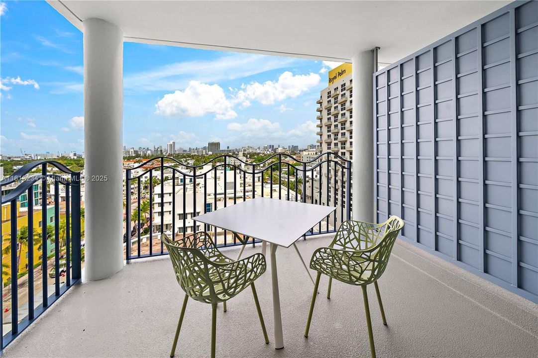 Recently Sold: $1,150,000 (1 beds, 2 baths, 940 Square Feet)