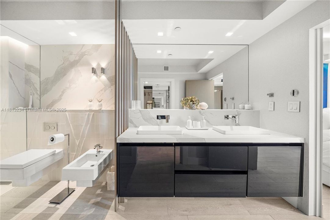 Recently Sold: $1,150,000 (1 beds, 2 baths, 940 Square Feet)