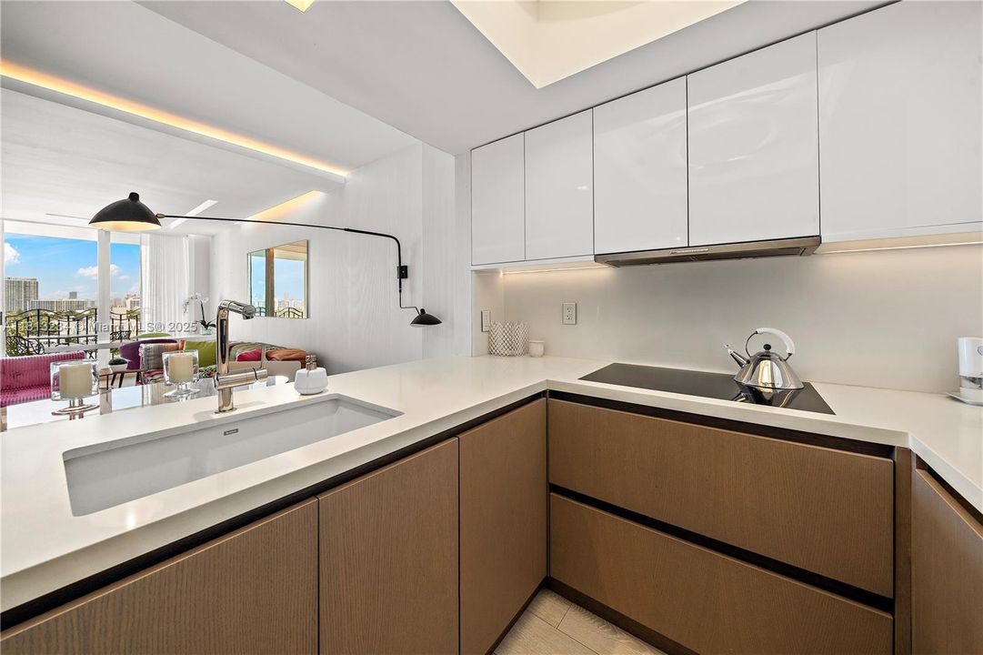 Recently Sold: $1,150,000 (1 beds, 2 baths, 940 Square Feet)