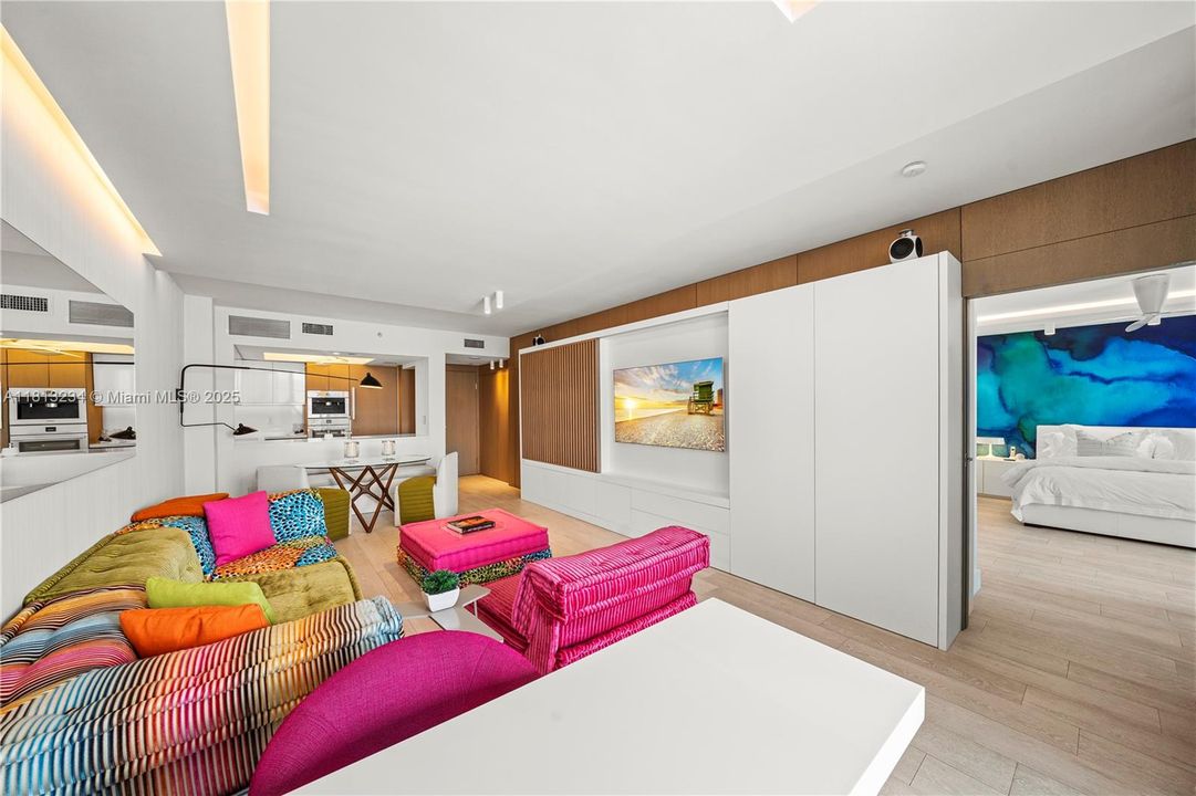 Recently Sold: $1,150,000 (1 beds, 2 baths, 940 Square Feet)