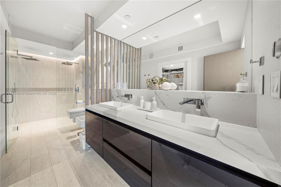 Recently Sold: $1,150,000 (1 beds, 2 baths, 940 Square Feet)