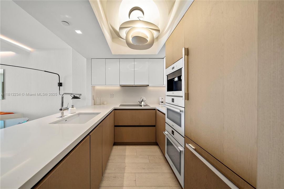 Recently Sold: $1,150,000 (1 beds, 2 baths, 940 Square Feet)